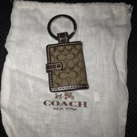 COACH brown photo key fob - Picture 2 of 3